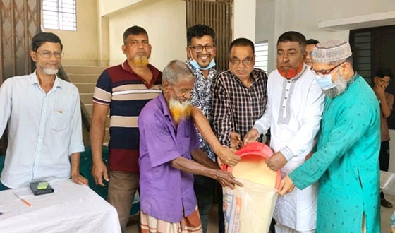 ঈদ উপলক্ষে ভূঞাপুর পৌরসভায় ভিজিএফের চাল বিতরণ