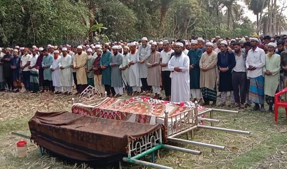 লাল শাড়িতে স্বামীর বাড়ি যাওয়া হলো না মিতুর, বাড়ি ফিরল সাদা কাপড়ে মুড়ে