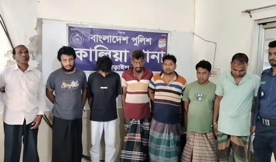 কালিয়ায় পুলিশের অিভিযানে গ্রেফতার ৭