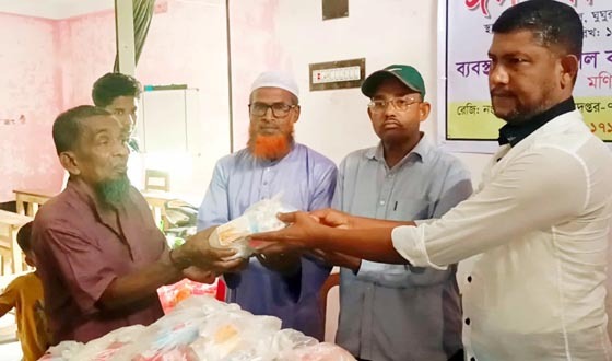 মণিরামপুরে অসহায় ও দুস্থদের মাঝে ঈদ সামগ্রী বিতরণ