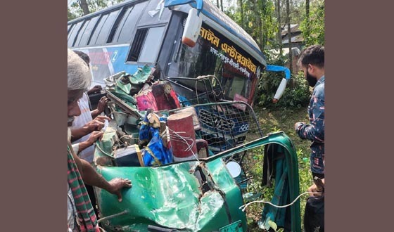 শেরপুরে বাস-সিএনজি সংঘর্ষে শিশুর মৃত্যু, আহত ৪