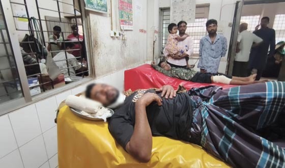 লক্ষ্ণীপুরে চাচাতো ভাইয়ের ছুরিকাঘাত, গলা কেটে হত্যা চেষ্টার অভিযোগ