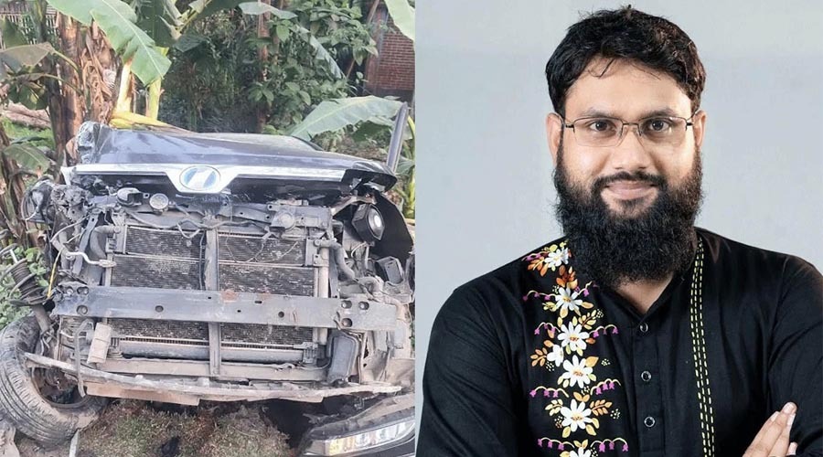 বেপরোয়া ট্রাকের ধাক্কা, অল্পের জন্য প্রাণে বাঁচলেন এমপি আতিক মুজাহিদ