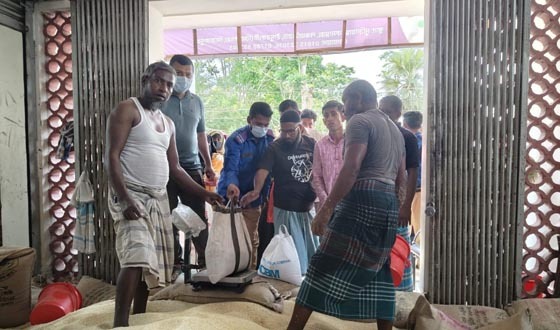 জিয়ানগরে ভিজিএফের চাল বিতরণে অনিয়মের অভিযোগ