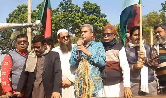 ধামইরহাটে পৌরবাসীর সেবা করতে চান আনোয়ারুল ইসলাম