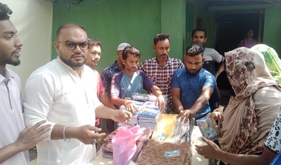 চাঁদপুর জেলা যুবদল সদস্য ফাহিম খানের ঈদ উপহার বিতরণ
