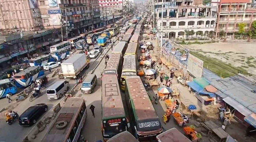 ঢাকা-টাঙ্গাইল মহাসড়কে ২০ কিলোমিটারজুড়ে ধীরগতি