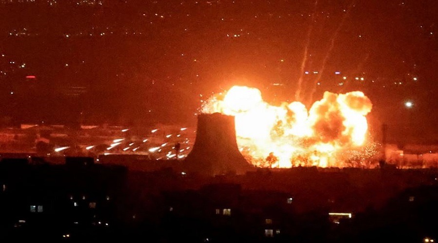 তেহরানের আকাশে আগুনের লেলিহান শিখা