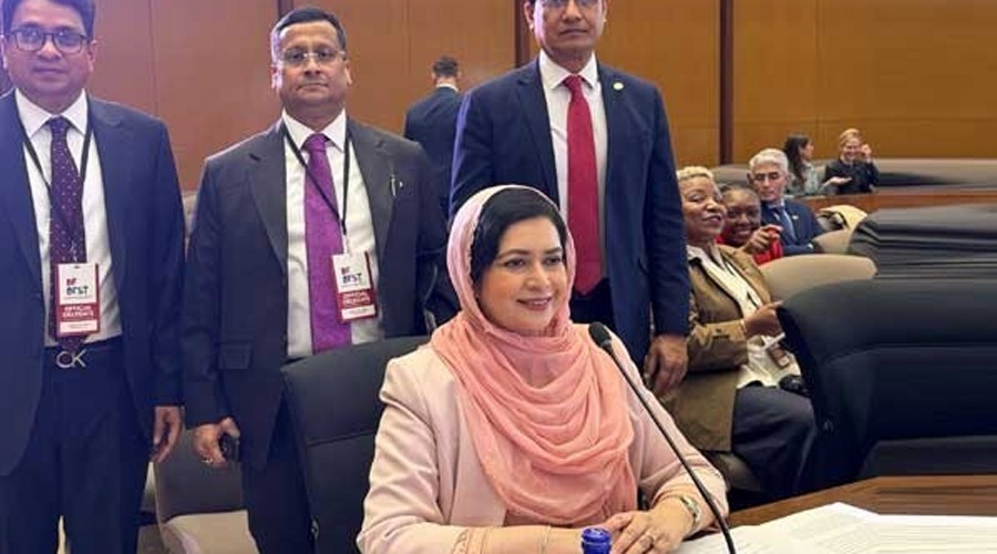 ওয়াশিংটনে ভাষণ দিলেন জুবাইদা রহমান