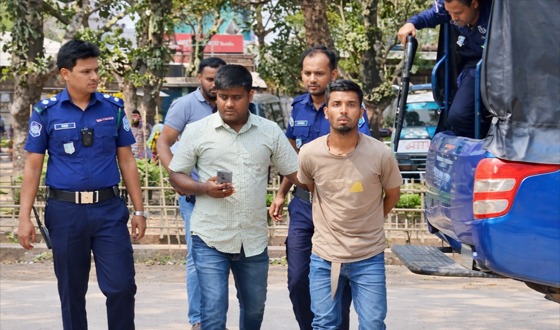 পুলিশকে ধাক্কা দিয়ে হাতকড়াসহ পালিয়ে যাওয়া আসামি গ্রেপ্তার