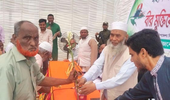 তানোরে স্বাধীনতা দিবসের অনুষ্ঠানে গীতা পাঠে ‘না’ করেছিলেন জামায়াতের এমপি