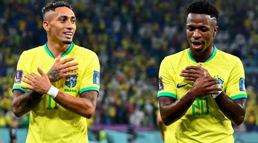 রাফিনহার পাশে দাঁড়ালো ভিনি