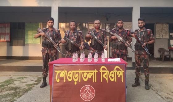 দৌলতপুর সীমান্তে ভারতীয় মালামাল উদ্ধার