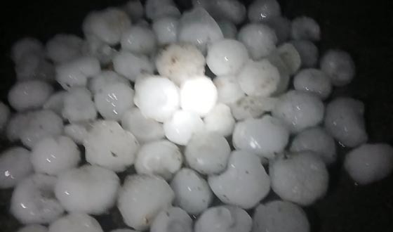 আটোয়ারীতে ঝড়-শিলাবৃষ্টিতে ফসল সহ ঘরবাড়ির ব্যাপক ক্ষতি