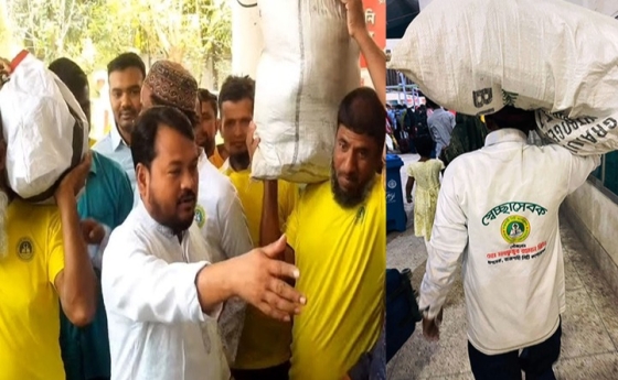 রাজশাহী সিটি কর্পোরেশনের পক্ষ থেকে সেবা পেয়ে খুশি যাত্রীরা