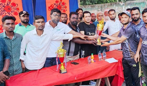 রূপসায় ক্রিকেট টুনামেন্টের ফাইনাল খেলার পুরস্কার বিতরণ
