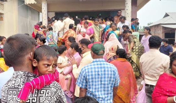 বৃষ্টি উপেক্ষা করে সিন্ধুরমতি মেলায় হাজারো মানুষের ঢল