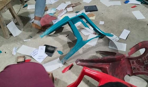 শার্শায় চাঁদা না পেয়ে ব্যবসায়ীকে পিটিয়ে জখম, ভাংচুর ও লুটপাট