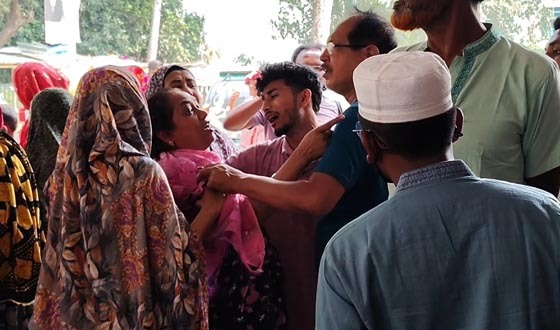 মেহেরপুরে ট্রাক্টরের চাকায় পিষ্ট হয়ে ব্যবসায়ী নিহত, আহত ১