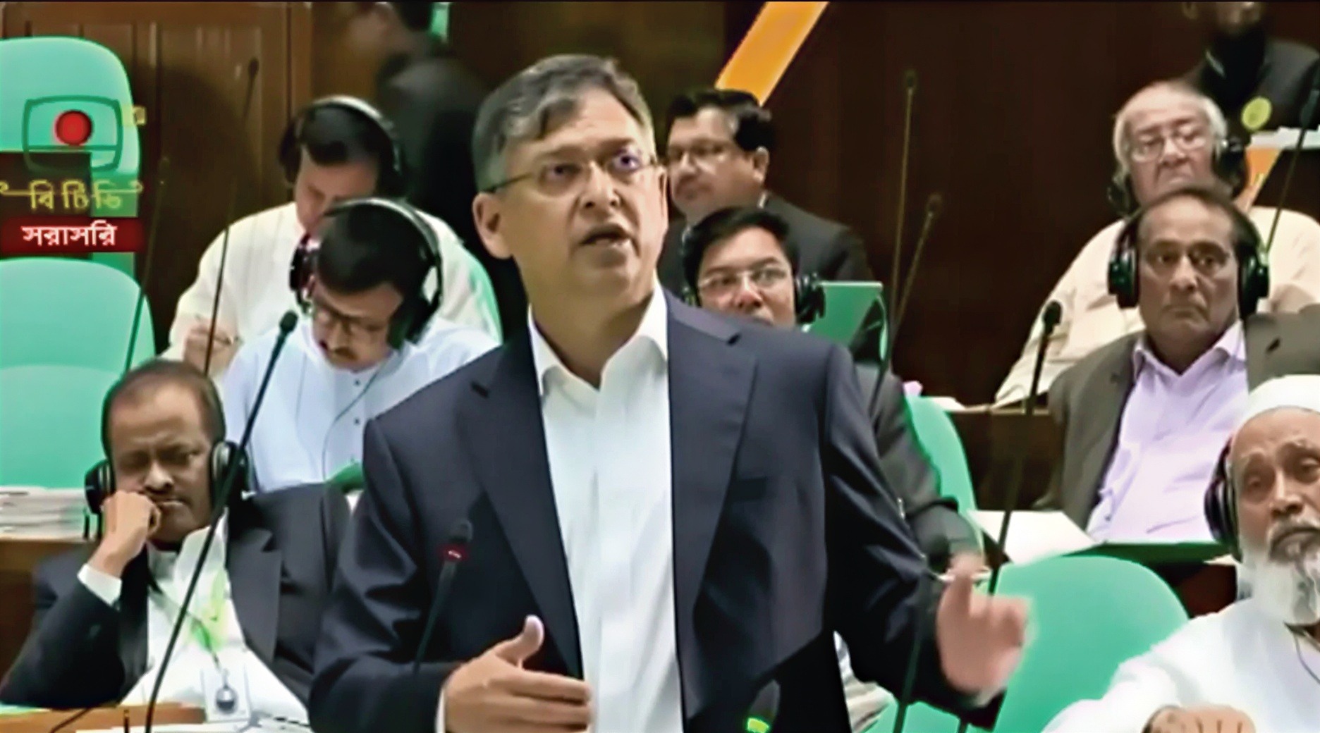 মব কালচারের বিরুদ্ধে কঠোর ব্যবস্থা নিবে সরকার: স্বরাষ্ট্রমন্ত্রী