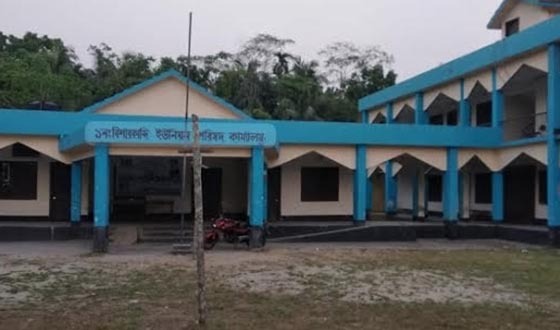মৎস্যজীবীদের ভিজিএফ চাল বিতরণে অনিয়মের অভিযোগ