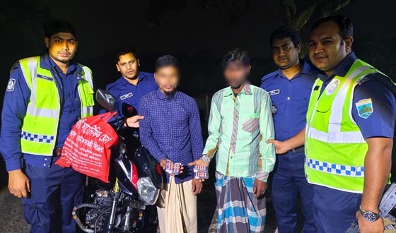 পোরশায় ট্যাপন্টোডল ট্যাবলেটসহ ২ মাদক ব্যবসায়ী আটক